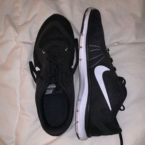 Black Nike Free